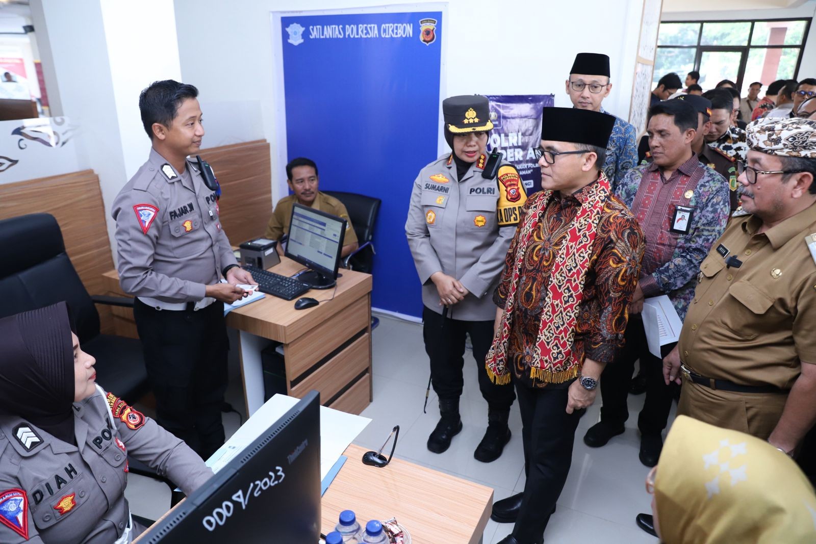 Kunjungi MPP Kab. Cirebon, Menteri PANRB dorong layanan berdampak dan tidak berbelit